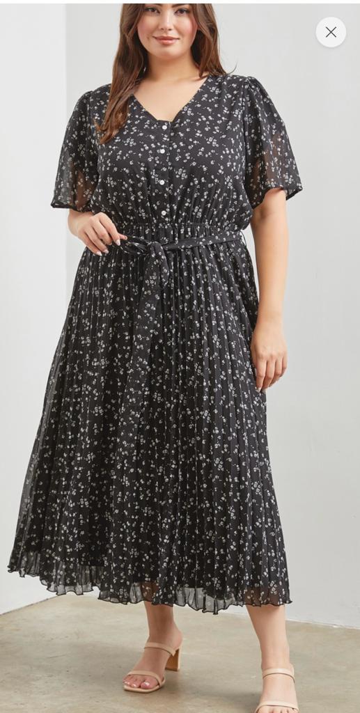 Amelia Black Pleated Dress      (PLUS SIZE)